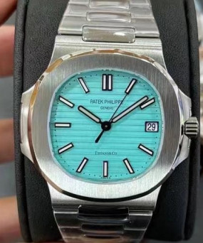 파텍필립 노틸러스 5711/1A-018 티파니